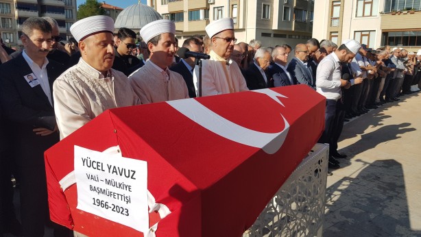 Foto - Mülkiye Başmüfettişi Yücel Yavuz Safranbolu'da toprağa verildi