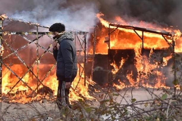 Foto - Mülteci kampını yaktılar