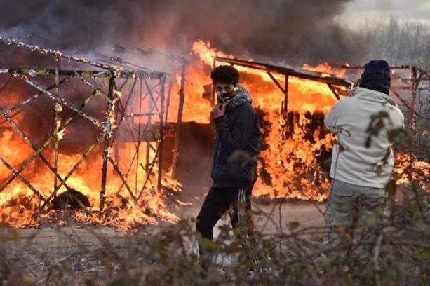 Foto - Mülteci kampını yaktılar