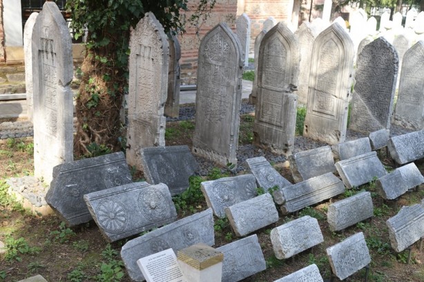 Foto - Muradiye Külliyesi Osmanlı Mezar Taşları Sergi Alanı
