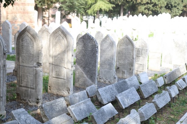 Foto - Muradiye Külliyesi Osmanlı Mezar Taşları Sergi Alanı