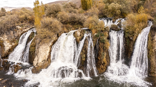 Foto - Muradiye Şelalesi fotoğraf tutkunlarının gözdesi oldu