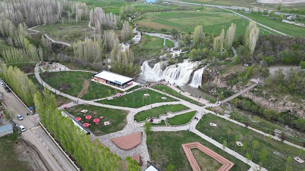 Foto - Muradiye Şelalesi yağışların ardından coştu