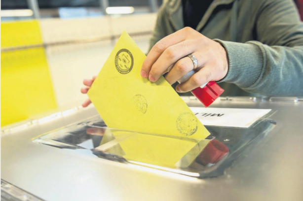 Foto - Murat Kurum son seçim anketinin sonucunu Türkiye'ye duyurdu! İşte aradaki fark