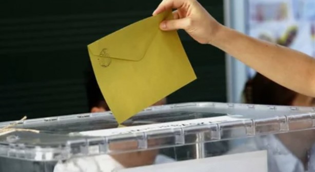 Foto - Murat Kurum’a şarkı yapan Sinan Akçıl’dan seçim yorumu geldi! "Hepimiz Türk’üz"