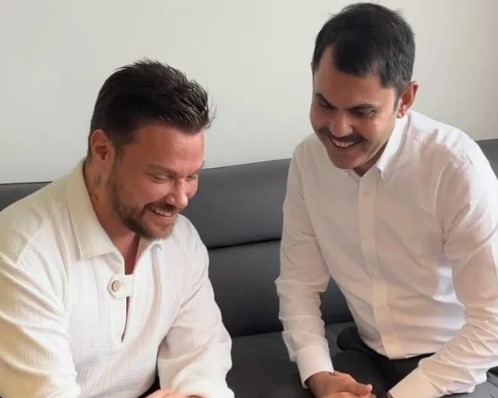 Foto - Murat Kurum’a şarkı yapan Sinan Akçıl’dan seçim yorumu geldi! "Hepimiz Türk’üz"