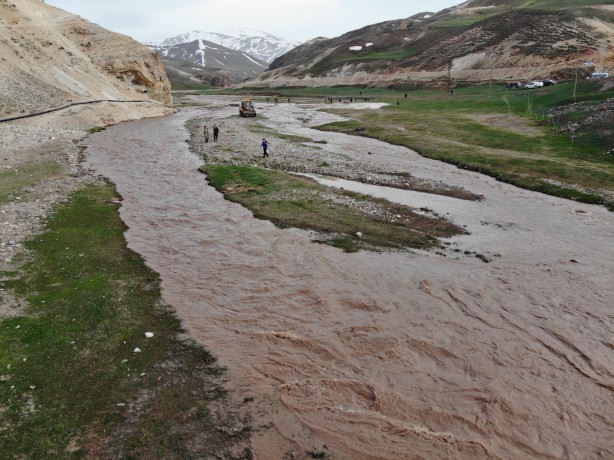 Foto - Murat Nehri'ne düşen 5 yaşındaki çocuk kayboldu