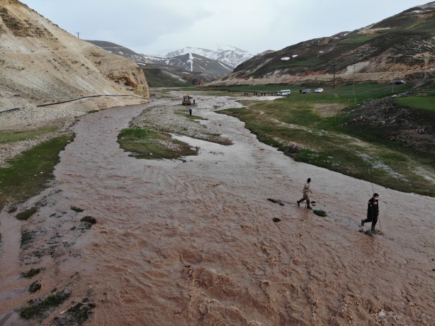 Foto - Murat Nehri'ne düşen 5 yaşındaki çocuk kayboldu