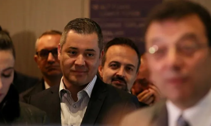 Foto - Murat Ongun çocukluk arkadaşını milyoner yaptı! Giresun’da telefonculuk yapıyordu milyonluk ihale aldı