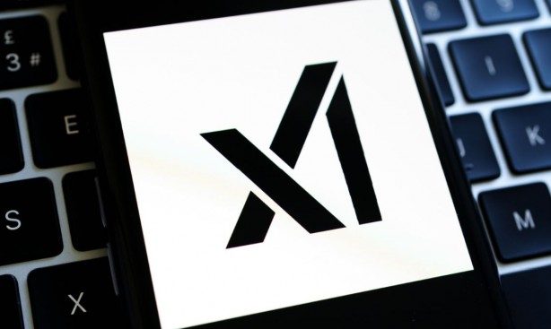 Foto - Musk dediğini yaptı! ChatGPT rakibi Grok devrede