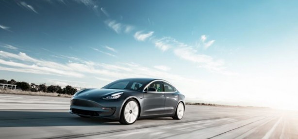 Foto - Musk elektrikli otomobilde rakiplerini silmeye kararlı! Bir indirim daha yaptı