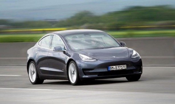 Foto - Musk elektrikli otomobilde rakiplerini silmeye kararlı! Bir indirim daha yaptı