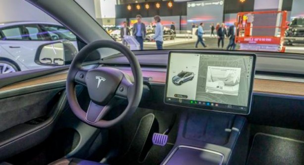 Foto - Musk elektrikli otomobilde rakiplerini silmeye kararlı! Bir indirim daha yaptı