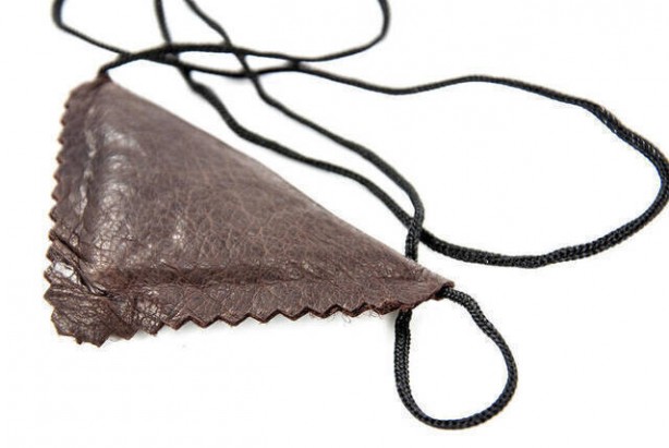 Foto - Muska nedir? Muska taşımak caiz midir?