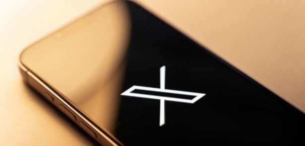 Musk'ın X'i kan kaybediyor