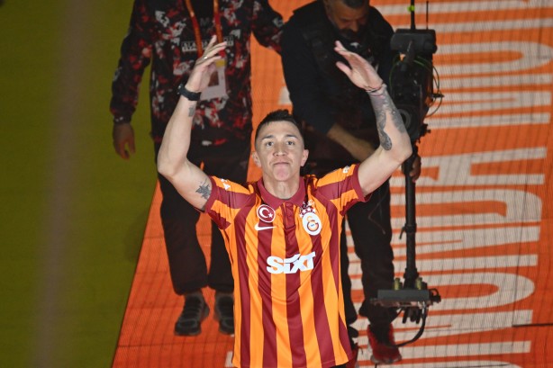 Muslera, Galatasaray'ın teklifini reddetti! Uruguaylı kalecinin sürpriz kararı