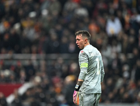 Foto - Muslera gerçeği ortaya çıktı! Resmen duyuruldu: Hayrete düşüren olay netleşti…