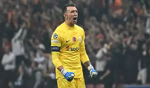 Foto - Muslera hakkında ortalığı karıştıran iddia! Sen ne yaptın böyle kaptan! Yok artık...