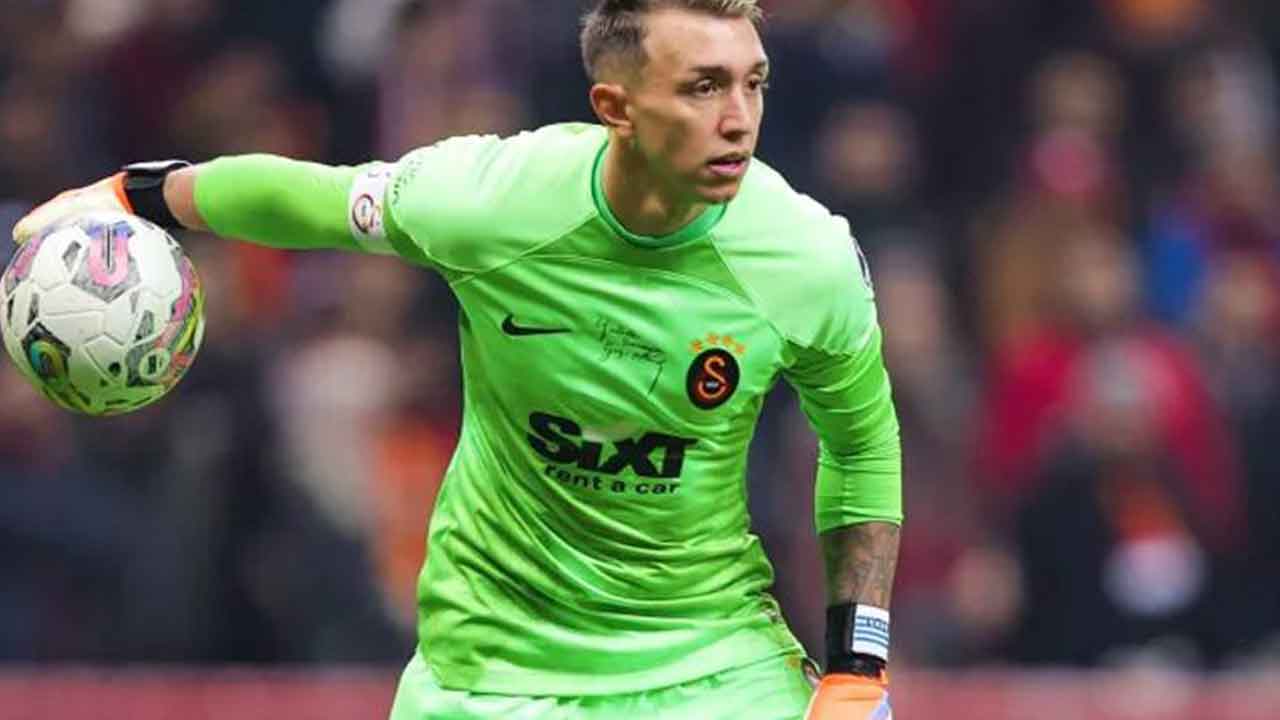 Foto - Muslera sokak satın aldı! Halk ayaklandı, belediye başkanına tepki var