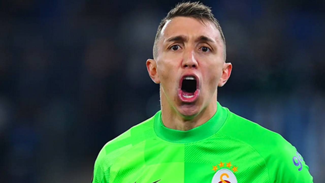 Foto - Muslera sonunda bunu yaptı! Sezon sonu gideceği artık kesinleşti gibi… Tarih verildi: Etkili çözüm bu olsa gerek…