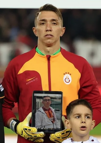 Foto - Muslera U dönüşü mü yaptı? Flaş ‘kaleci’ kararı: Tüm Galatasaraylılara ilan ettiler: O dönem başladı artık…