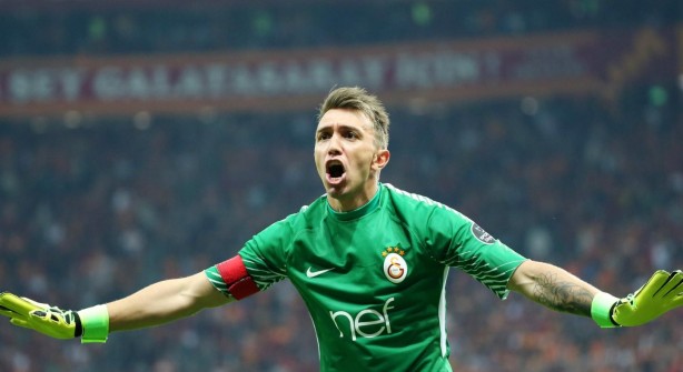 Foto - Muslera uçağı birbirine kattı! Olaylar olaylar...