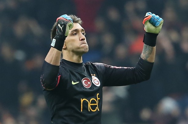Foto - Muslera uçağı birbirine kattı! Olaylar olaylar...