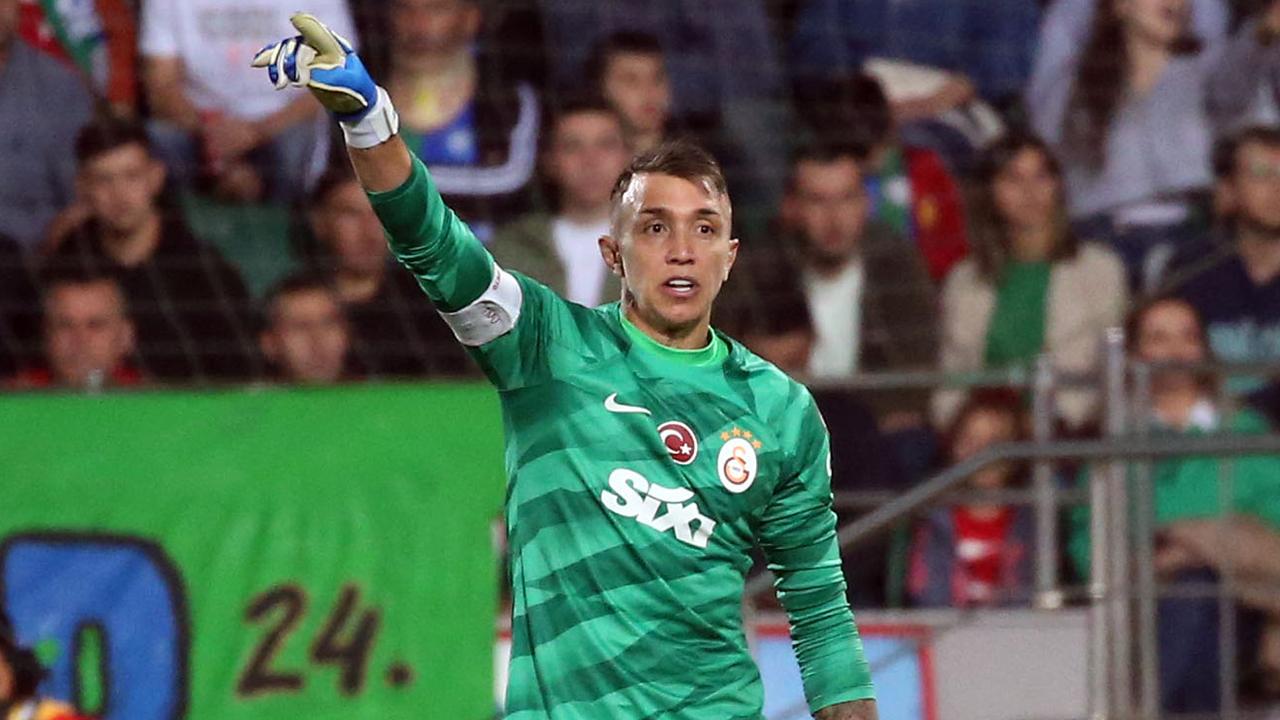 Foto - Muslera’dan Galatasaray taraftarını yıkan sözler! 
