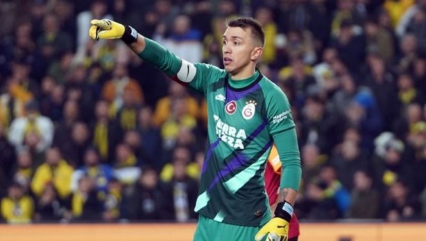 Foto - Muslera'nın sağlık durumu nasıl? Muslera sakatlandı mı?