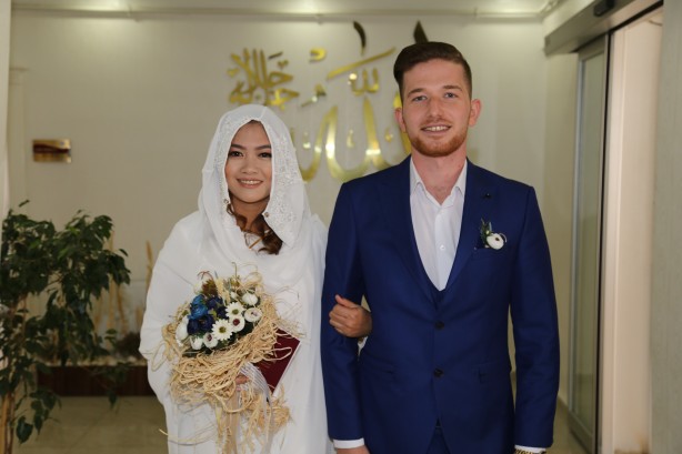 Müslüman olan Filipinli gelin 'Nisanur' adını aldı