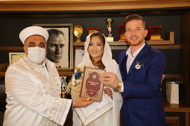 Foto - Müslüman olan Filipinli gelin 'Nisanur' adını aldı