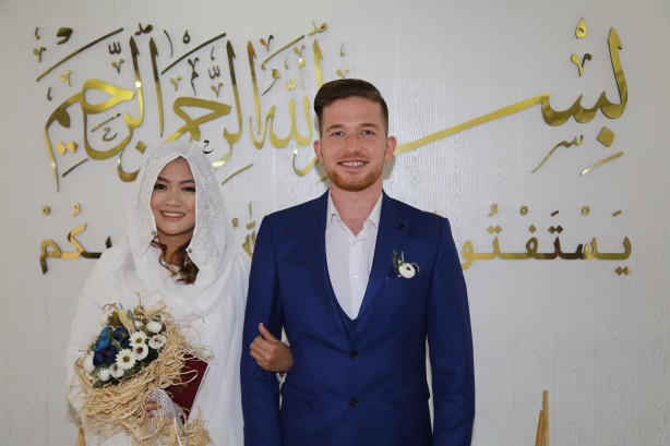 Foto - Müslüman olan Filipinli gelin 'Nisanur' adını aldı