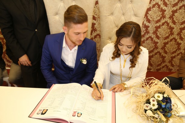 Foto - Müslüman olan Filipinli gelin 'Nisanur' adını aldı