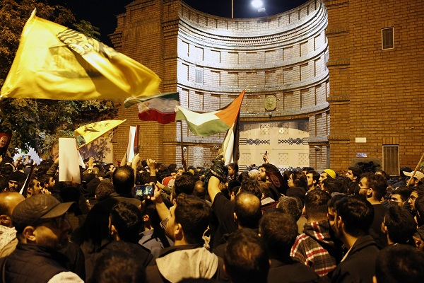 Foto - Müslümanlar sokaklara döküldü! Gazze'deki hastane saldırısı böyle protesto edildi