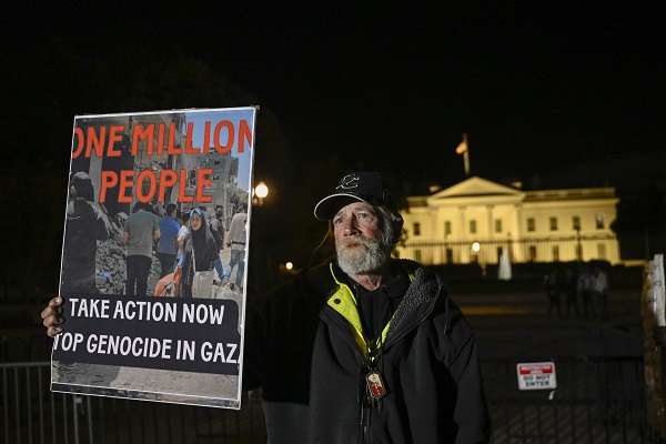 Foto - Müslümanlar sokaklara döküldü! Gazze'deki hastane saldırısı böyle protesto edildi