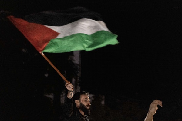 Foto - Müslümanlar sokaklara döküldü! Gazze'deki hastane saldırısı böyle protesto edildi
