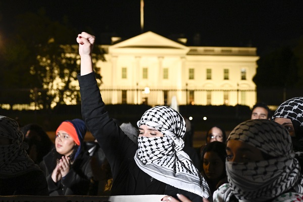 Foto - Müslümanlar sokaklara döküldü! Gazze'deki hastane saldırısı böyle protesto edildi