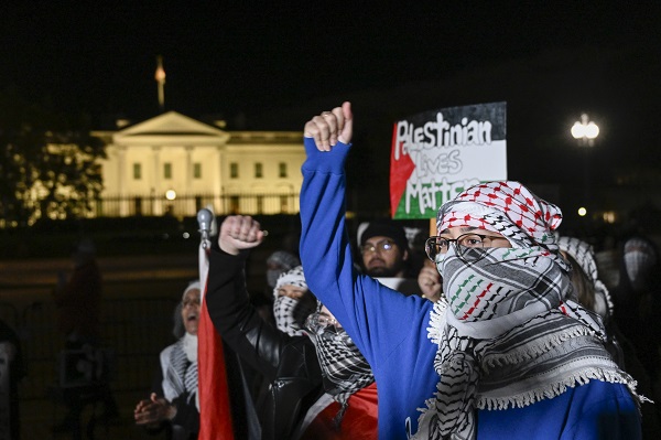 Foto - Müslümanlar sokaklara döküldü! Gazze'deki hastane saldırısı böyle protesto edildi