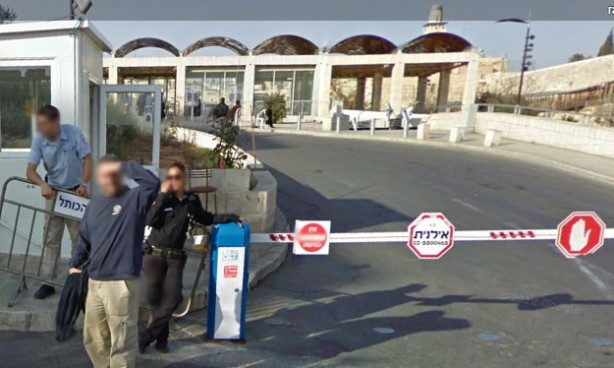 Foto - Müslümanların kanına dokunan görüntüler! Tabelalara dikkat