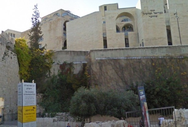 Foto - Müslümanların kanına dokunan görüntüler! Tabelalara dikkat