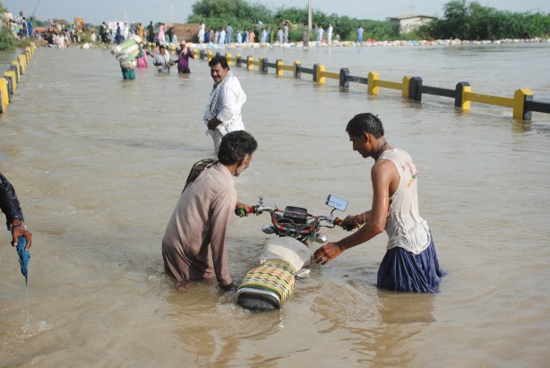 Foto - Muson yağmurları nedeniyle ulusal acil durum ilan ettiler