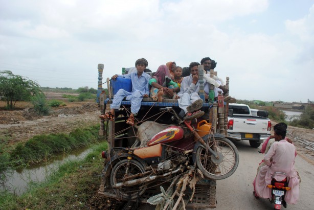 Foto - Muson yağmurları nedeniyle ulusal acil durum ilan ettiler