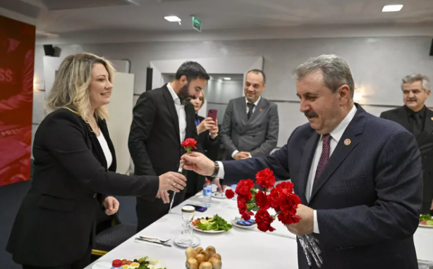 Foto - Mustafa Destici'den Türkiye gündemini altüst edecek çıkış! AK Parti'den o ili istediler: BBP'ye bırakılması lazım
