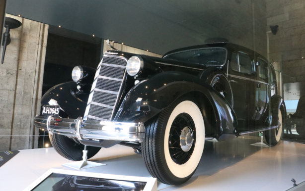 Foto - Mustafa Kemal'in makam arabası Cadillac'ına özel koruma