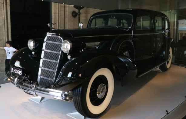 Foto - Mustafa Kemal'in makam arabası Cadillac'ına özel koruma