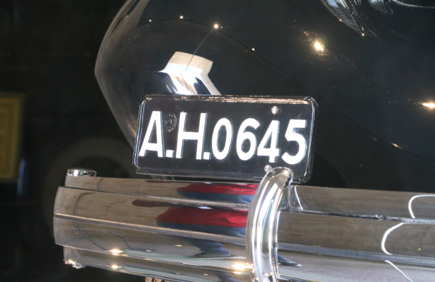 Foto - Mustafa Kemal'in makam arabası Cadillac'ına özel koruma
