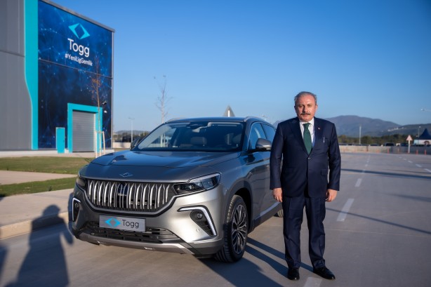 Foto - Mustafa Şentop ve Devlet Bahçeli Togg'a bindi