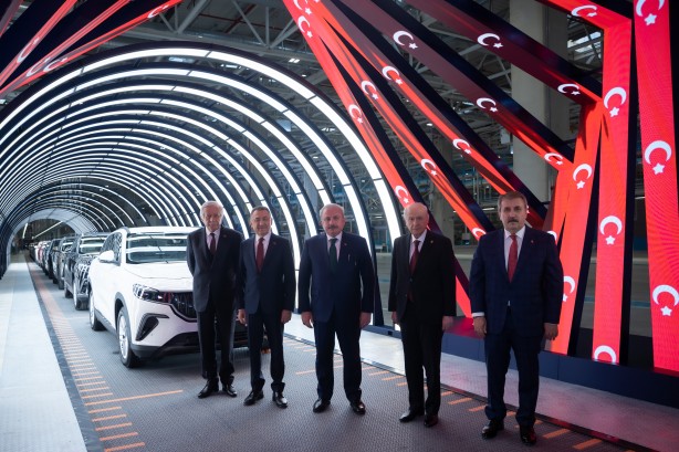 Foto - Mustafa Şentop ve Devlet Bahçeli Togg'a bindi