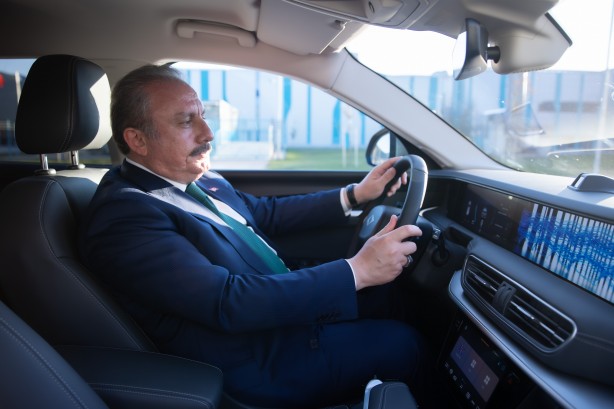 Foto - Mustafa Şentop ve Devlet Bahçeli Togg'a bindi