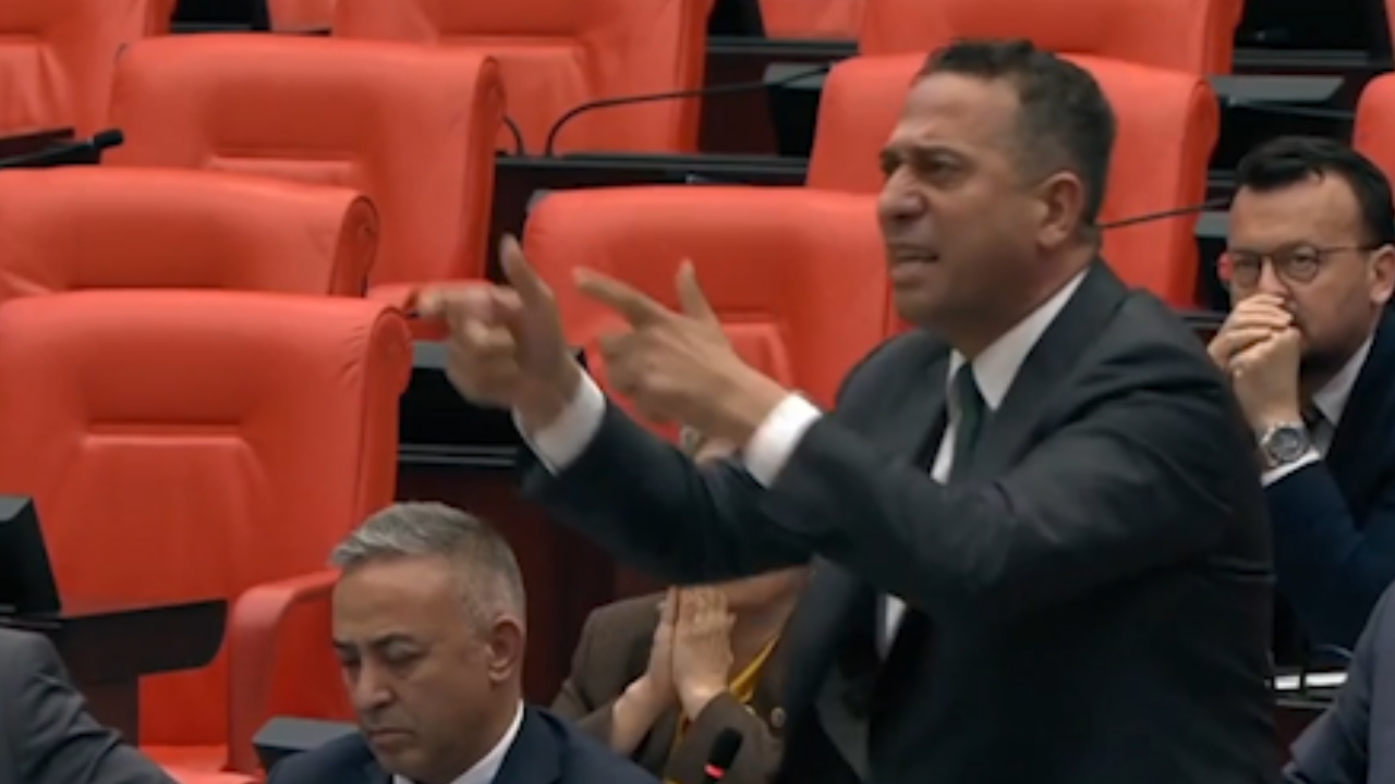Foto - Mustafa Varank, CHP’li Ali Mahir Başarır’ı böyle rezil kepaze etti! Bir daha insan içine çıkamaz artık